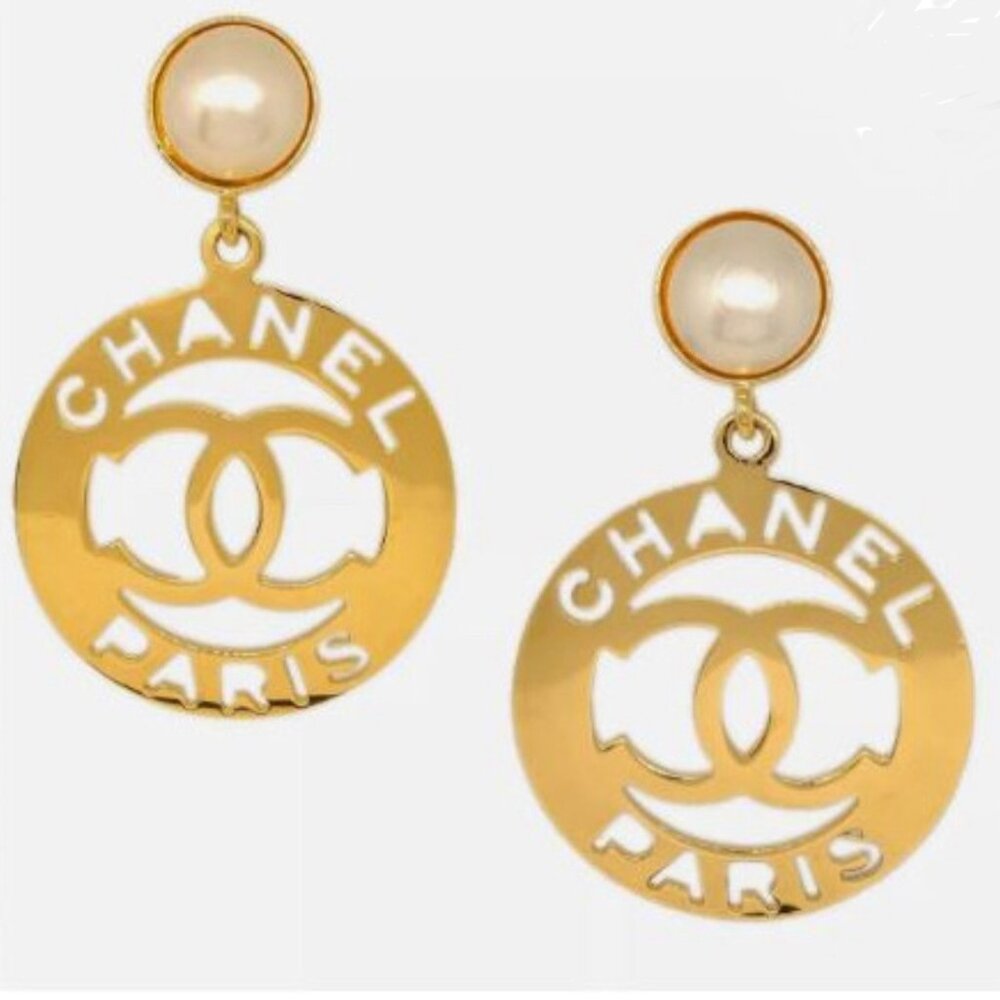 CHANEL Vintage CC disk Earrings -clip on